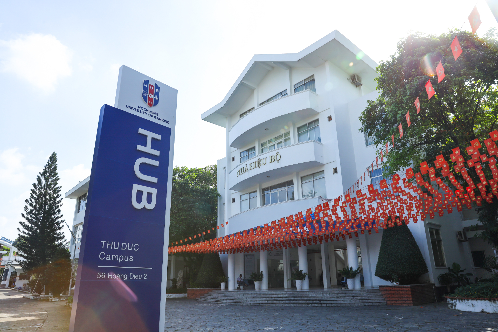 Cơ sở vật chất toàn cảnh