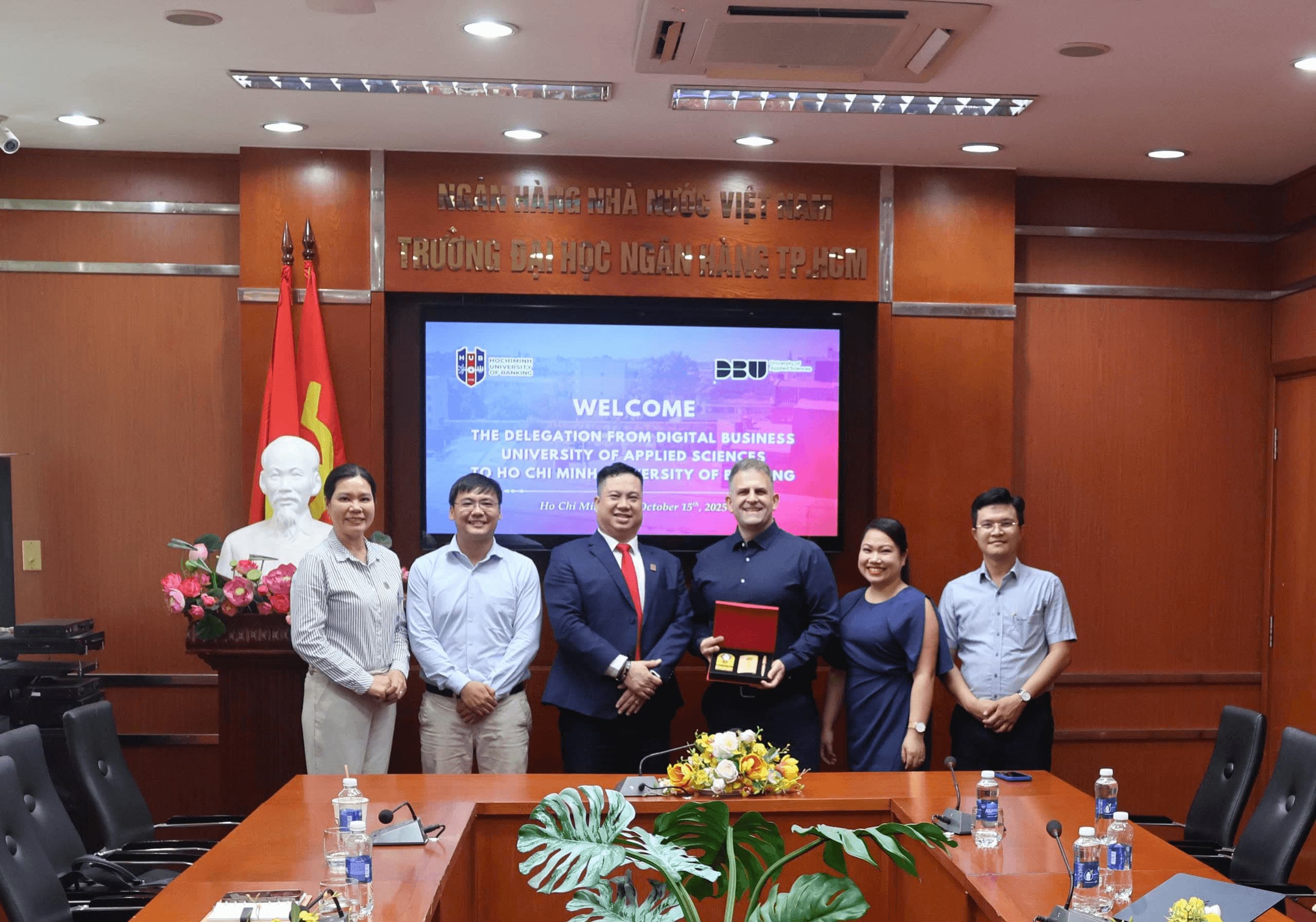 Tin tức